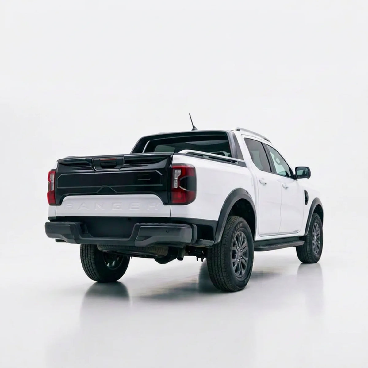 Ford Ranger T9 Tailgate Cover — 2022+ Gloss Black (Camera Compatible)
